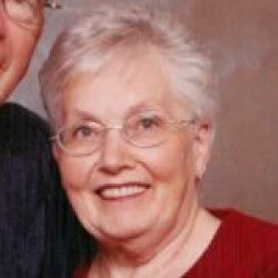Mme Suzelle Poulin-Carrière