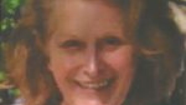 Mme Lise Hébert