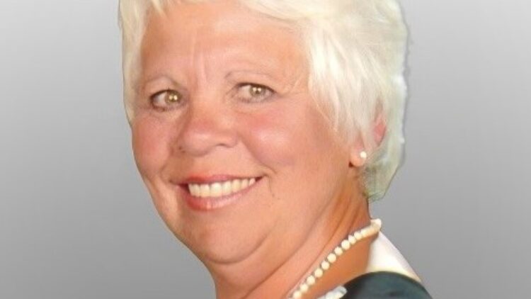 Mme Lorraine Deschamps 1950-2024